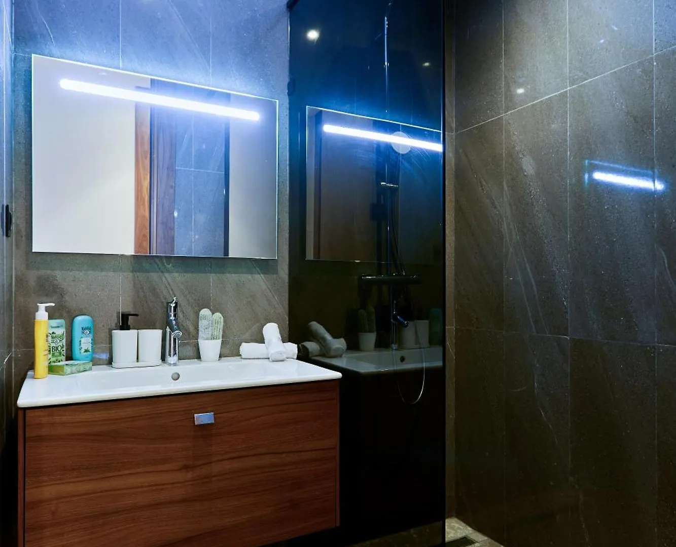 Appartement Modern Unit In Casa Finance City With Free Parking Casablanca Maroc